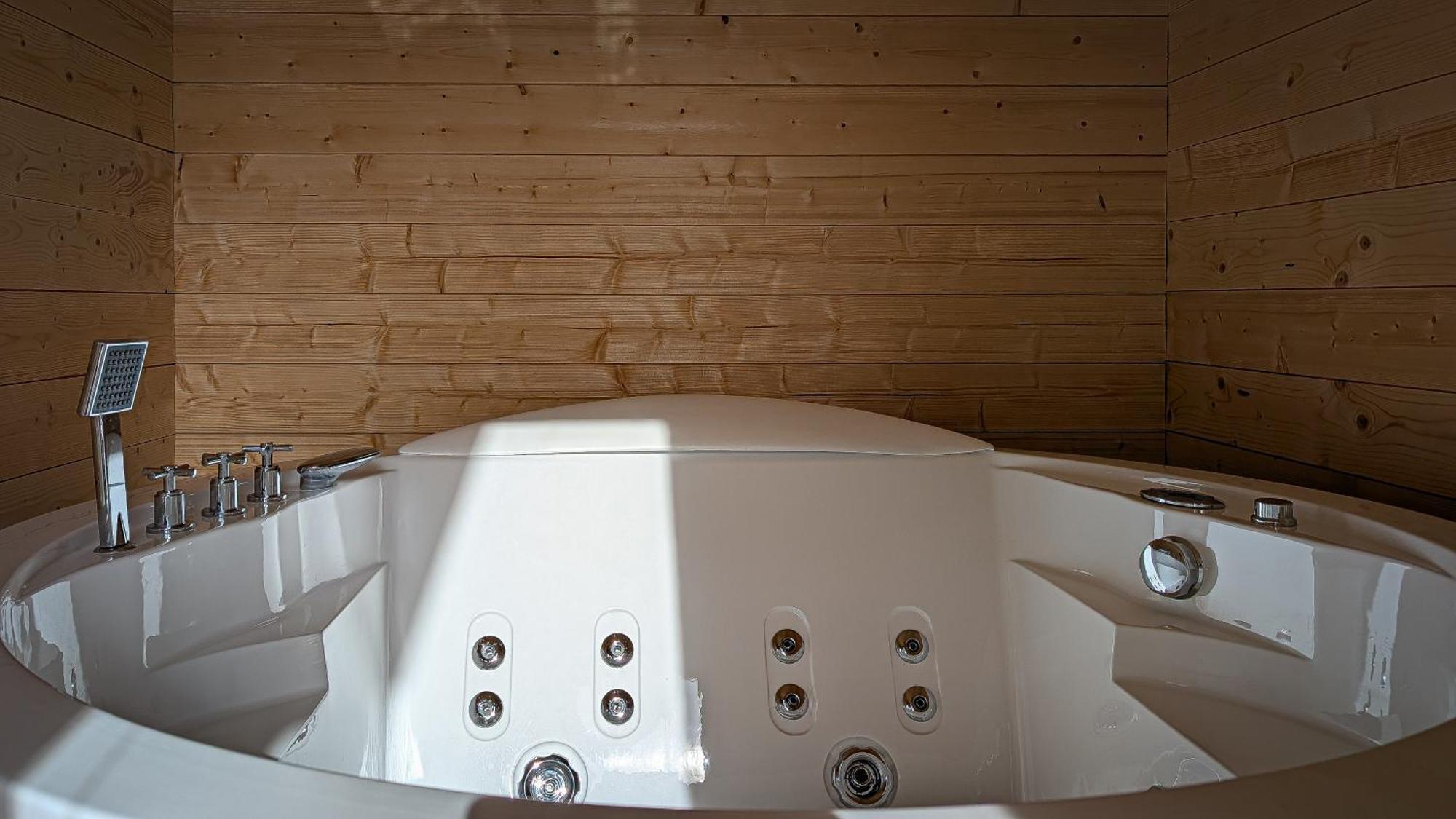 Nix & Nivis Chalet Livigno Exterior photo